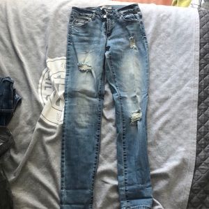 Refuge Distressed Jeans